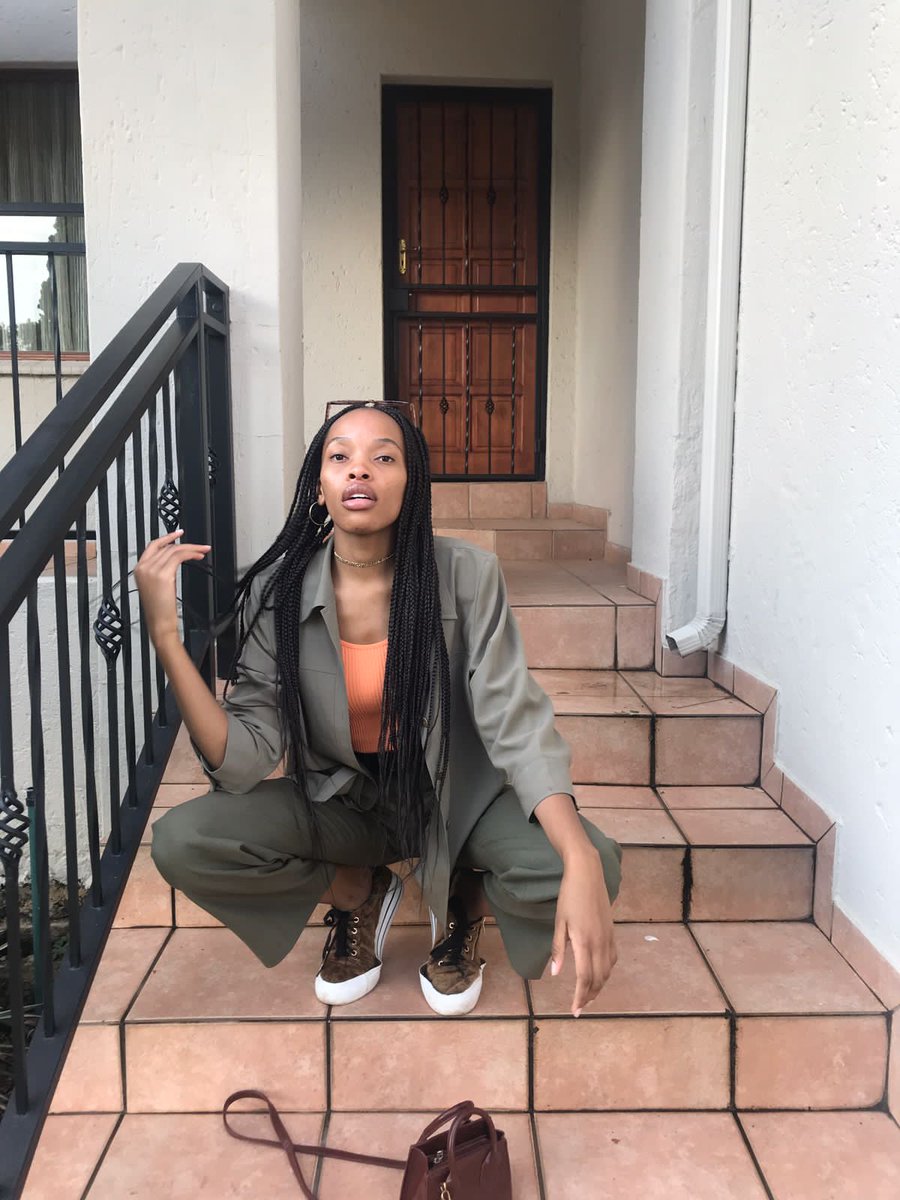 Precious__Laka's tweet photo. Ska ncheba wang nyatsa.
#drip
#saturdayout
#SaturdayVibes https://t.co/J9ZZ9rlf49