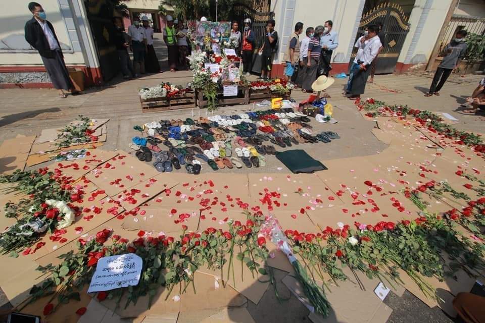 SintSarah9's tweet photo. Praying for our fallen hero, Tr Tin Nwet Yee.
May your soul rest in peace.💔💔💔
She died of heart attack after being shot with rubber bullet.
TERRORIST JUNTA
#Mar1Coup
#WhatsHappeningInMyanmar https://t.co/v4J7zxAHJu