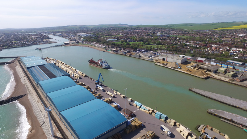 |NEW in #CEDA #IndustryNews|

<a href="/shoreham_port/">Shoreham Port</a> on the English Channel wants to be more #sustainable. It is aiming to be #net-zero carbon emissions by 2030, and is weather proofing its #infrastructure.
Read more 👉 bit.ly/C-I-N-12

#dredging #ports #marine #engineering