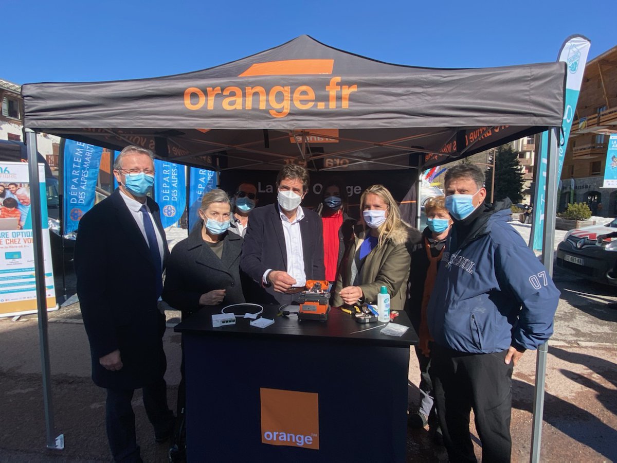 FranckLavagna's tweet photo. Les stations de ski des @AlpesMaritimes
sont désormais éligible à la fibre @OrangePACA sur le reseau #thd06
#attractivite #SmartCity
✨Merci
@VALBERGAlpesSud @Auron_Officiel
@Isola2000_06 et aux élus pour leur accueil chaleureux
@ca_ginesy @fabroncolette @agnellimylene https://t.co/DZ4WclH6Fr