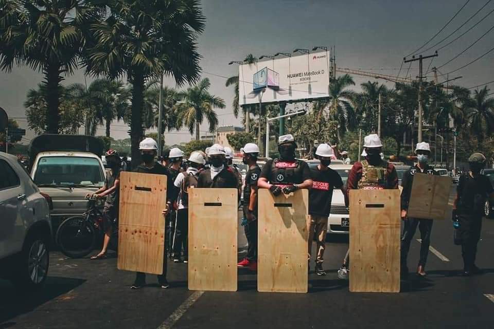 We have to defend ourselves as there is noone to defend for us.
TERRORIST JUNTA
#WhatsHappeningInMyanmar
#Mar1Coup