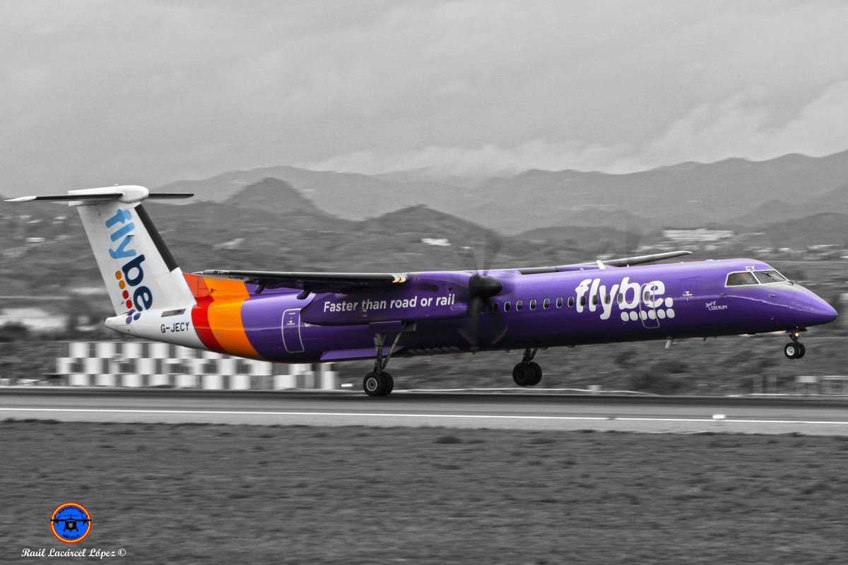 #BuenosDias
#FelizLunes
¡Mira, mamá, a una rueda!
Aquí vemos a este <a href="/Bombardier/">Bombardier</a> DHC-8-402 (MSN4157) G-JECY de la extinta <a href="/flybe/">Flybe ✈</a> aterrizando por la #rwy13 de #MalagaAGP procedente de las islas británicas
Feliz semana
.
.
Foto📸: Raúl Lacárcel López
<a href="/jmanatol/">Juan Miguel Anatol</a> <a href="/hydra_66/">tous les airs y sont</a> @De_aviacion