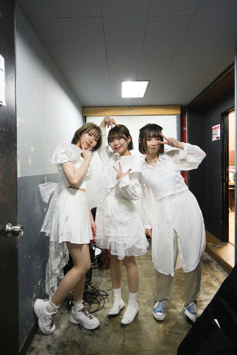 Choco_to_late's tweet photo. 【たくさんの愛をありがとう】
ちょこっと卒業イベント🌸
ご来場のみなさん、今まで応援してくだ去った皆さん、対バンの演者さんやスタッフのみなさん、本当にお世話になりました🥲💗

泣いたり笑ったり忙しく、幸せな1日でした🌈

ライブの様子、この後あげます✌️
photo by チアキさん (@dokizuki ) https://t.co/0lAvgrkhVd