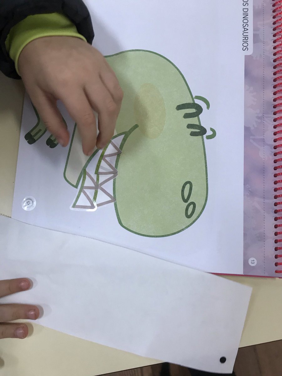profeSarap's tweet photo. Como os contábamos hace días todo buen proyecto debe pasar por una recogida de información que nos ayude a profundizar en el tema. ¿Cómo nos hemos iniciado nosotros en el mundo de los dinosaurios? ¡Os lo contamos! @LaSalleInma #EducaciónInfantil #Aprendizajeporproyectos #3años https://t.co/iWwFuf4V5d