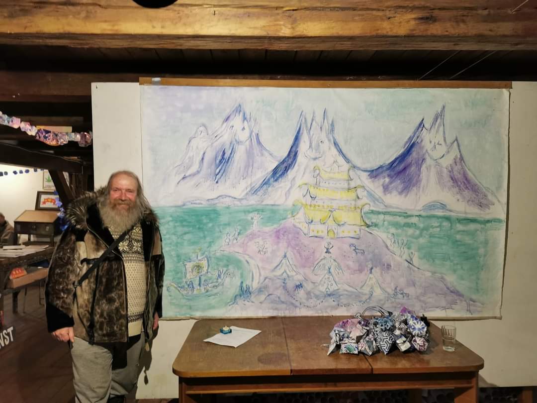 lisariemersart's tweet photo. This time last year I was exploring #Christianshavn in Copenhagen ahead of the @IntraTeam conference. I hung out in the gallery #Gallopperiet and had a beer with this amazing artist #IntraTeam https://t.co/uzvCoHPWpf
