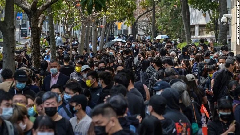 revmahoney's tweet photo. This is what the revolution looks like! In spite of arrest, hundreds show up to support HK democracy activists. #HongKong ⁦@hk_watch⁩ ⁦@Stand_with_HK⁩ ⁦@FreedomHKG⁩ ⁦@SolomonYue⁩ ⁦@Fight4HongKong⁩ ⁦@hkfp⁩ ⁦@hkdc_us⁩ ⁦@dc4_hk⁩ #HK https://t.co/yPpF0OHh23