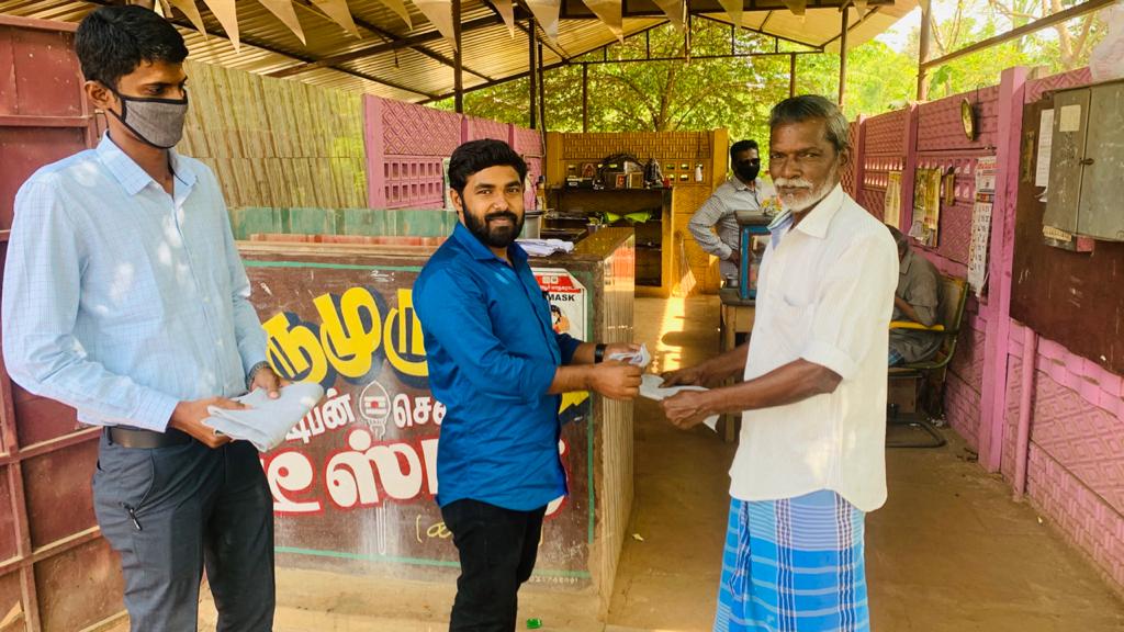 cwc_warehouse's tweet photo. CW Thanjavur issuance of cloth bags to the public to sensitise them to stop using plastic bags.
@fooddeptgoi @PiyushGoyal @Secretary_DFPD #stopusingplasticbags #cwc https://t.co/2l9xhdN1zm
