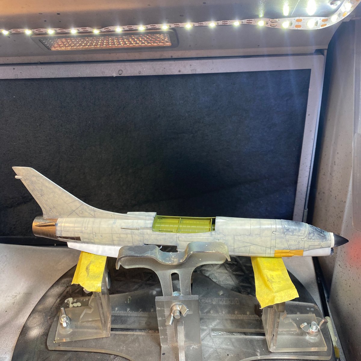 bulldogscalem's tweet photo. ———WIP——
NOTE: start with the cockpit and the landing gear bay and join the two half’s interesting way how the half join.
✈️USN F-8E
📏1/72
🛠Academy
🎨 UMP black primer,
Top H315
bottom MRP135
engine 77.713
#scalemodel #scalemodelling #scalemodeling #scaleairplane https://t.co/G9kLNZLSYe