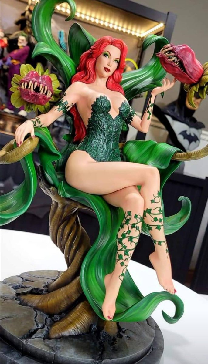 TheSpanishColl2's tweet photo. Ojo a lo que tiene preparado @tweeterhead, menuda pasada de #PoisonIvy que cada vez está más cerca.. #tweeterhead #figure #figurecollector #collector #collection #coleccion #statue #statuecollector #premium #premiumstatue #onefourth #onefourthscale https://t.co/paj1U1uDH9