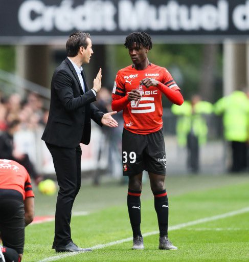Coach, 
     Je vous remercie sincèrement pour tout car grâce à vous j’ai découvert le monde « adulte » de la N3 à la ligue 1 en passant par la ligue des champions. 
Je vous dois beaucoup, vous m’avez toujours mis dans les bonnes conditions, merci pour vos conseils ! God bless🙏🏾