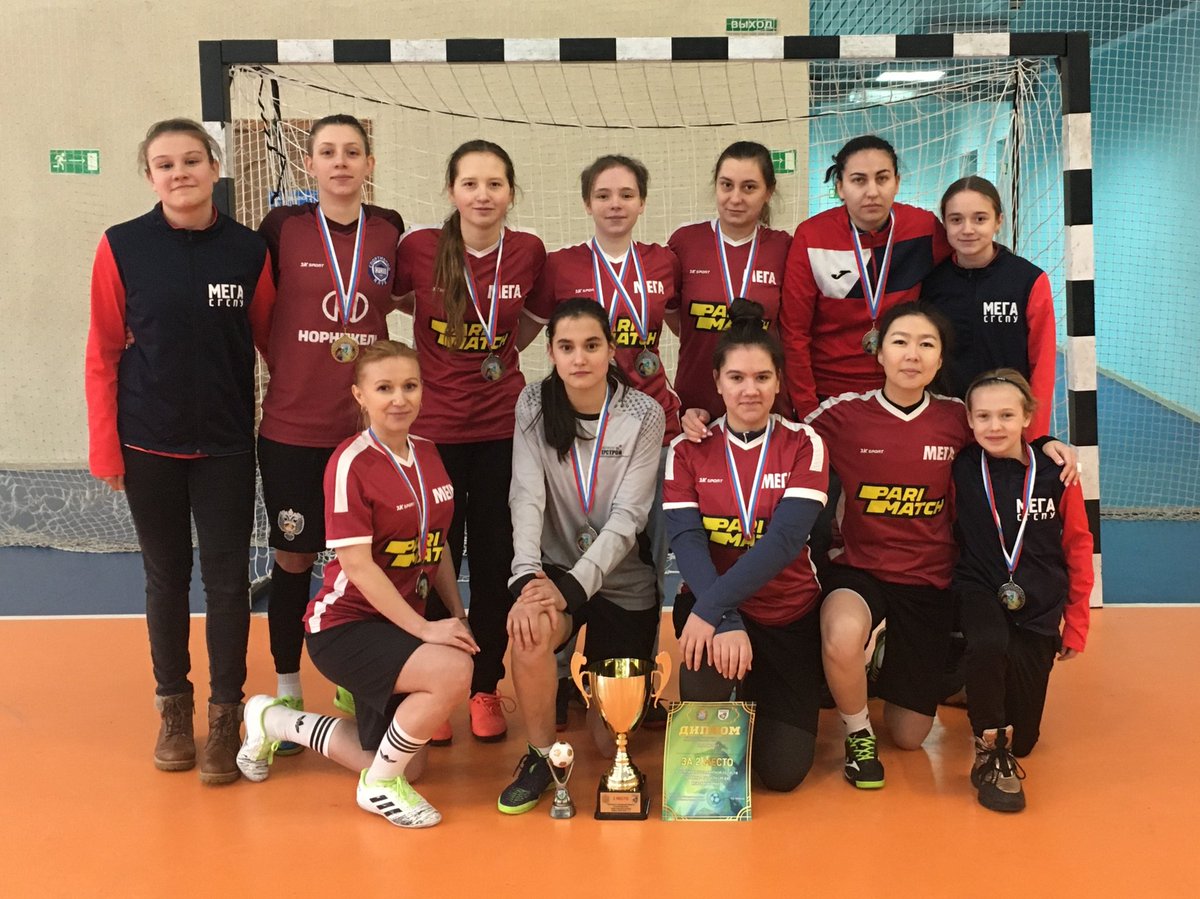 Очередной успех женской футбольной «Меги». Серебряные медали Чемпионата Самарской области по мини-футболу среди женских команд 2020/21. 

Девчонки провели турнир без тренера, без тренировок. Собрали в команду тех, кто сильно любит к футбол и кто просто хотел играть.

👍🏻#МыМЕГА!