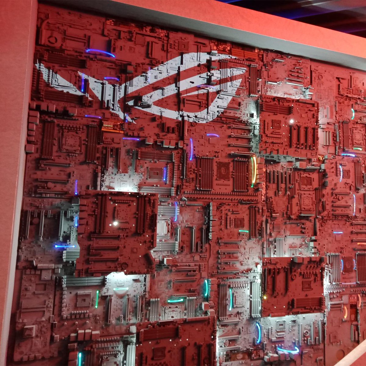 ROG UK tweet media