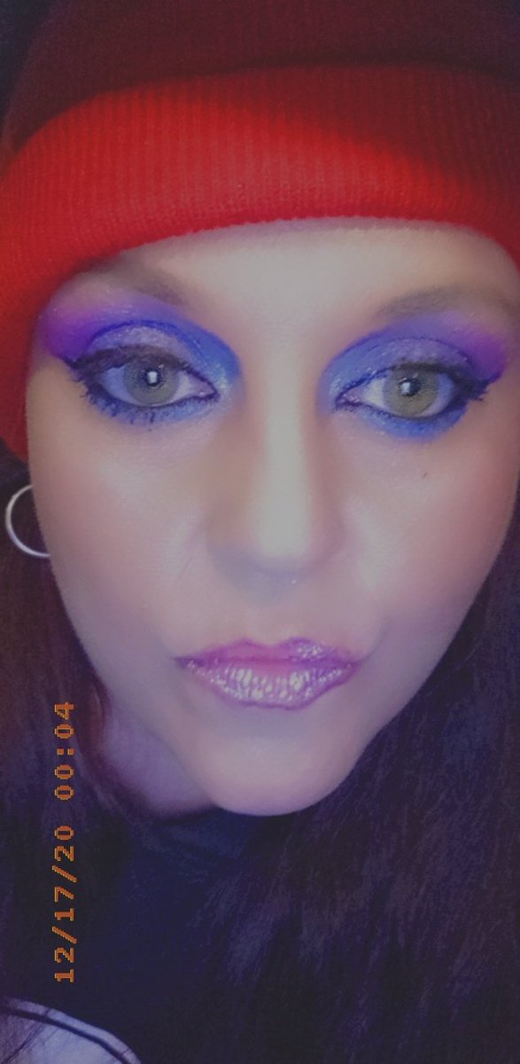 Jamiebrocksmith's tweet photo. @JeffreeStar My valentine beanie from last yr boxes and purple lust palette. Pls never stay in abusive relationships they arent worth it. My makeup helps my depression now all Gone @JeffreeStar https://t.co/uaZbWIyaR2