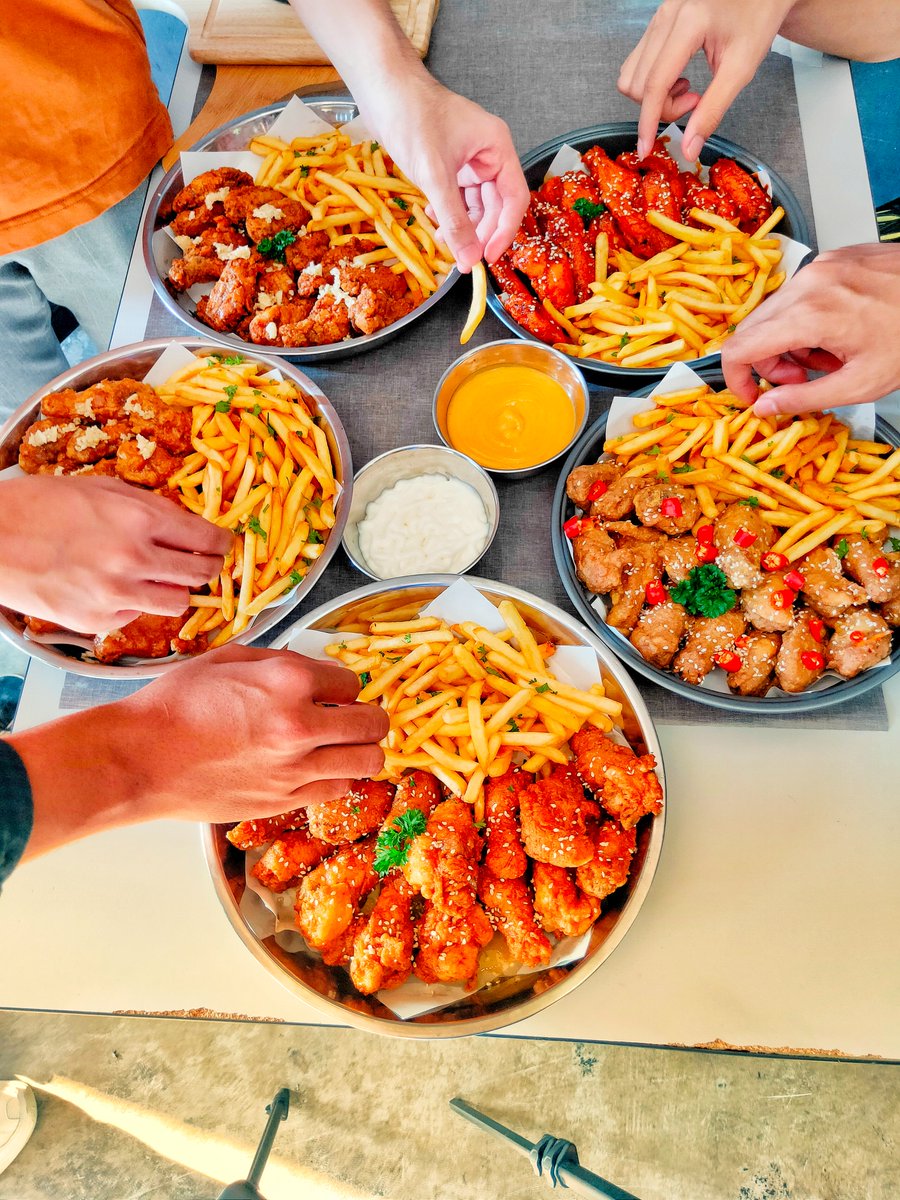 lauramedinacafe's tweet photo. 🥁Guys Guys Guys, 3.3.2021 ni ada PROMO 📢
Craving ayam korea? Kebetulan tarikh cantik, so kitaorg decide nk buat promo 33% DISCOUNT hingga DISCOUNT RM50! Byk tu guys🔥🔥🔥
Tgk kat website : https://t.co/ww8oOON4VJ
#beepdelivery https://t.co/kq4pNBLriP