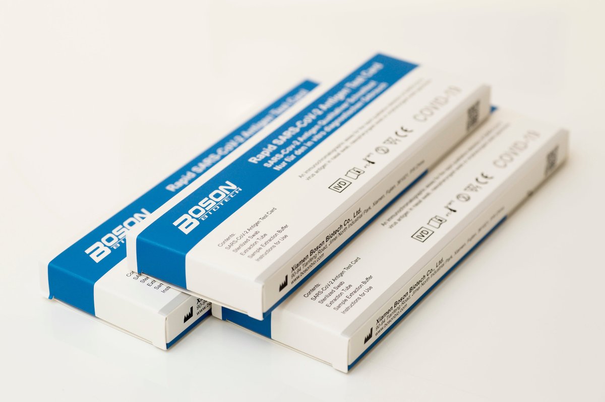 ApothekeAdhoc's tweet photo. Voraussichtlich ab Dienstag, 9. März, erhalten #Kunden bei der #Drogeriekette #dm #Schnelltests zur Eigenanwendung. Angeboten wird die Marke #Boson; die Vertriebsfirma #Technomed hatte am Mittwoch eine Zulassung erhalten. @dm_drogerie #Laientests https://t.co/9UwXrkb0tl https://t.co/B6EjUvvC26