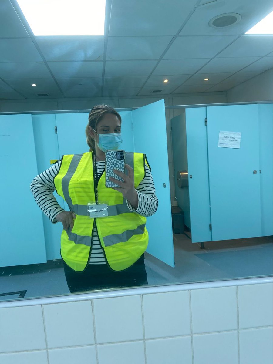 Kimberley is our General Manager at The Ferrers Arms and she volunteers at The Peepul Centre in Leicester where they’re vaccinating local residents. Join us in thanking volunteers up and down the country for doing their bit. ❤️
#marstons #wearemarstons #wecare #volunteer