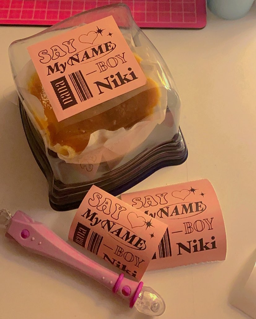 เครื่องทำเทปแพงมากเลยได้สิ่งนี้มา 🤏🏻
เหมาะกับฉันที่ชอบแปะๆทุกอย่าง5555
** เครื่องละ 700 กว่าบาท เอง