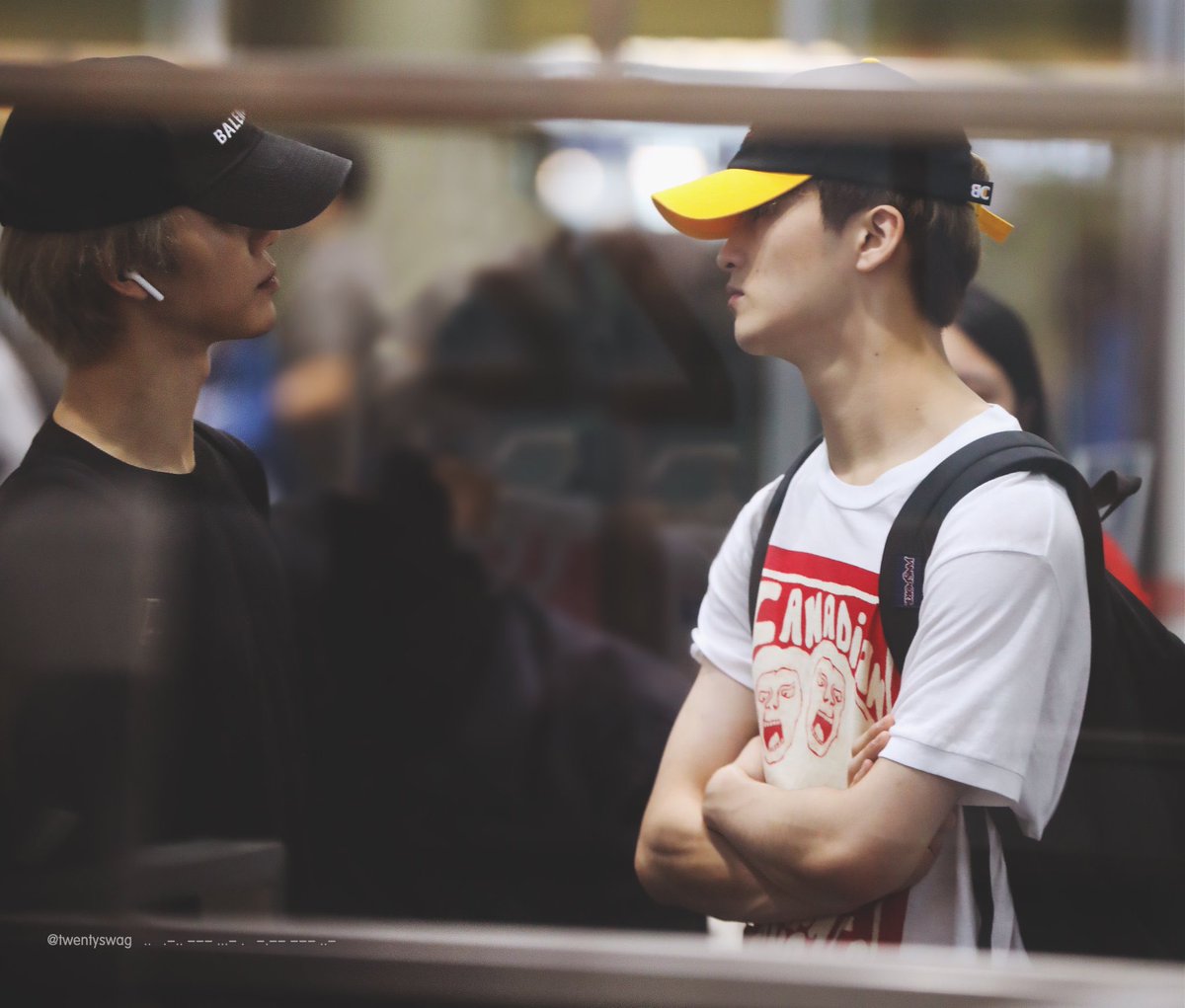 nyamdhh_'s tweet image. พูดจริงๆนะ รูปนี้เหมือนแจมินกับมาร์คจะใส่กันอะ