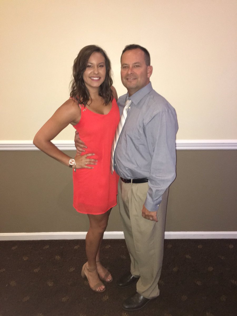 sfleming_22's tweet photo. Happy 26 to my beautiful girl. So proud of you!!! Love you so much!! Have a great birthday...😎 https://t.co/cMS8P33Loi