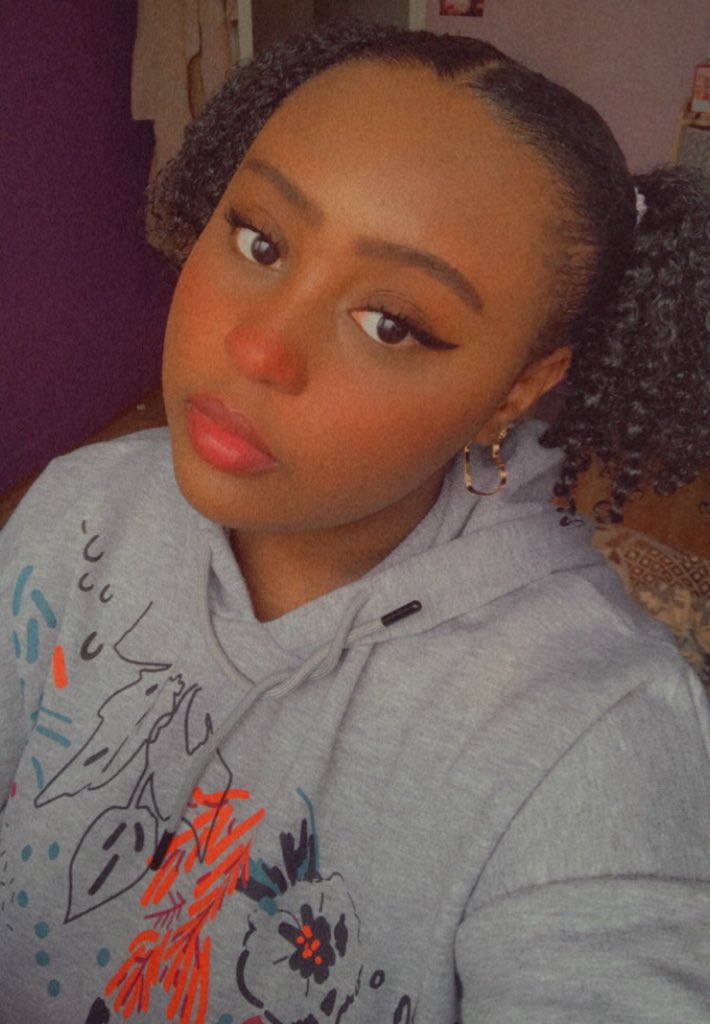 MIMIL0V3R's tweet photo. #ARMYSelcaDay #namkim 💜 (pas très réussi mais on fait comme on peut ok) https://t.co/uSYX9iXF90