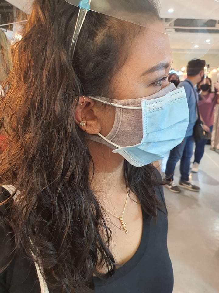 FlowerRoseL's tweet photo. Stolen shots yesterday . 
Flexing my clip on ear hoop piercing. #selfie #smallyoutuber #vlog #vlogger #fashion #trend @trendsetterbazaar #trendsetterbazaar https://t.co/7DPb3G0mvM