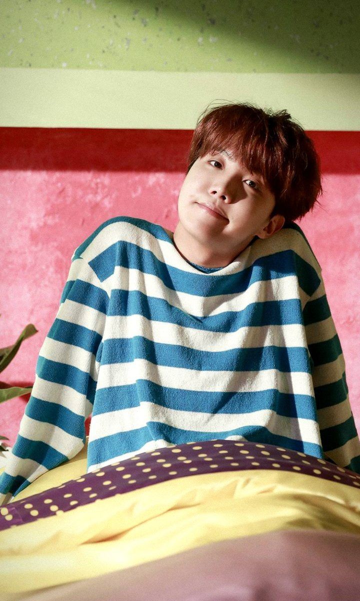 aand_Sprite's tweet photo. HELLO TO MY HOPE WORLD ♡
HAPPY 3 YEARS ANNIVERSARY ♡♡♡
#HopeWorldDay #3YearsWithHopeWorld 
#홉월드3주년축하해 #HOSEOK #JHOPE #제이홉 @BTS_twt https://t.co/BvzZqNMdze