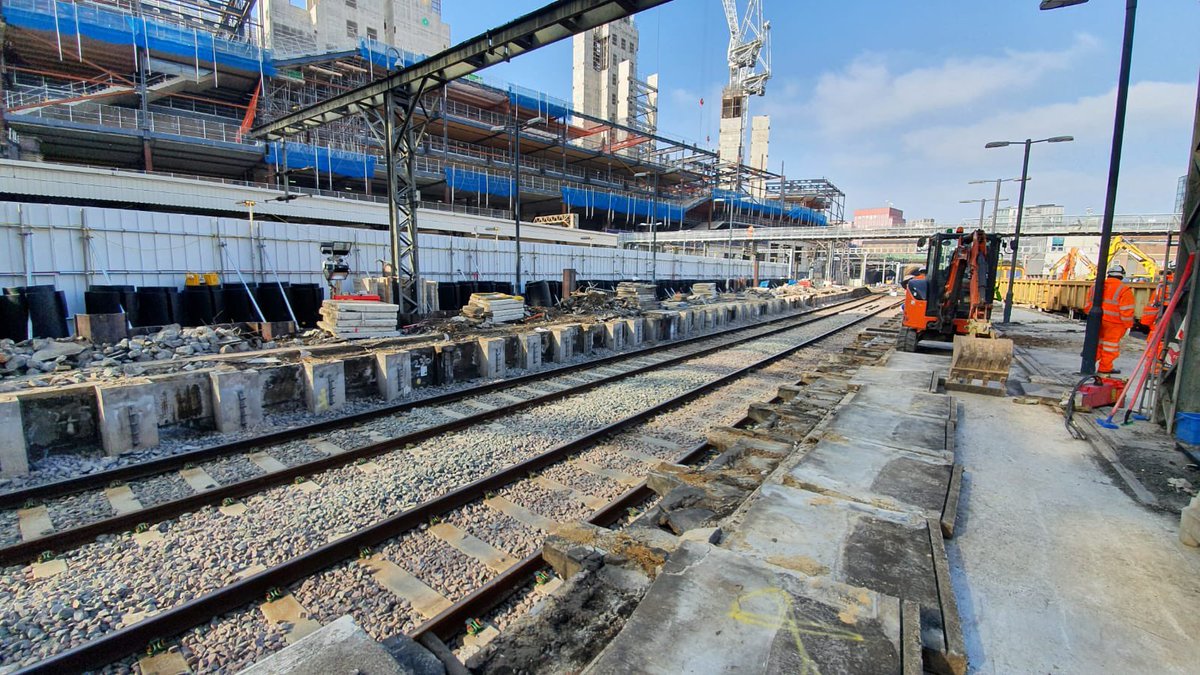 Jay_Tee71's tweet image. 👷🏻‍♀️ holy smoke! Look away if you’re sensitive... we’ve smashed the hell out of those Kings Cross platforms already! Go @PodTrak  Stage2 straight in!! We are #ProjectSpeed #KingsUncrossed @rail @LNER @NetworkRailKGX