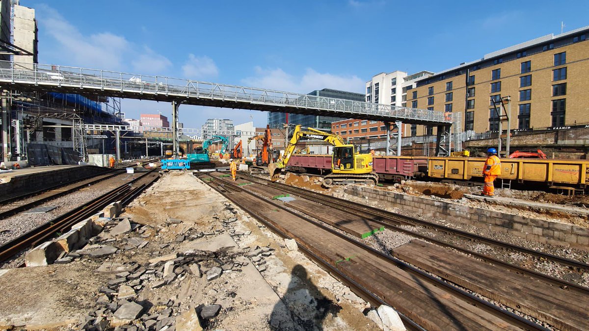 Jay_Tee71's tweet image. 👷🏻‍♀️ holy smoke! Look away if you’re sensitive... we’ve smashed the hell out of those Kings Cross platforms already! Go @PodTrak  Stage2 straight in!! We are #ProjectSpeed #KingsUncrossed @rail @LNER @NetworkRailKGX