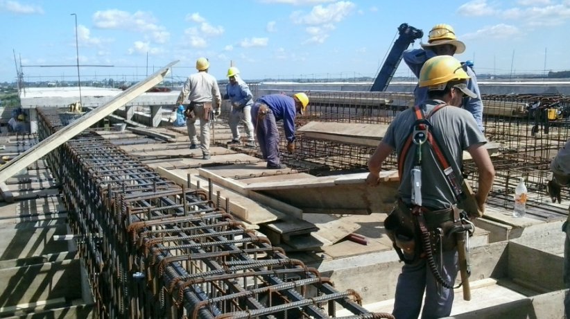 agusmerdji's tweet photo. #MBA2UTDT @ahatum Cada pieza es fundamental; necesitamos de un gran trabajo en equipo para “hormigonar” y construir los cimientos de una futura Argentina prospera y exitosa. Gestión de talento. https://t.co/s2woYLw6L5