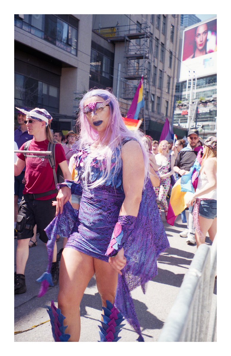 Pride / Street / 2019
📸 Olympus Stylus 115 Zoom
🎞 Kodak Gold 200
