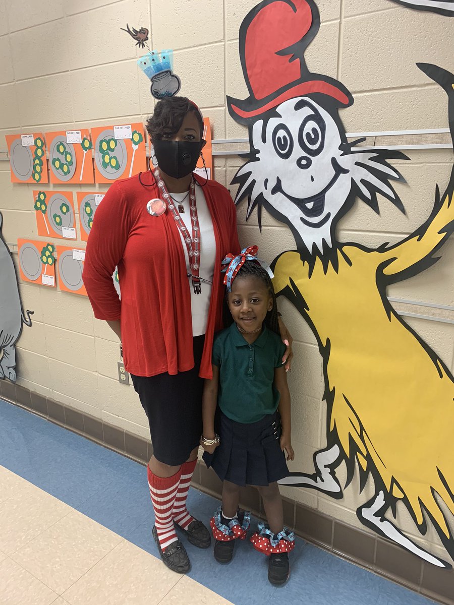 Check out this cutie pie with her Dr. Seuss hair bow and socks!🥰🥰🥰<a href="/gilliard_gators/">Gilliard Elementary</a> <a href="/MobilePublicSch/">MobilePublicSchools</a>  @empowermcpss