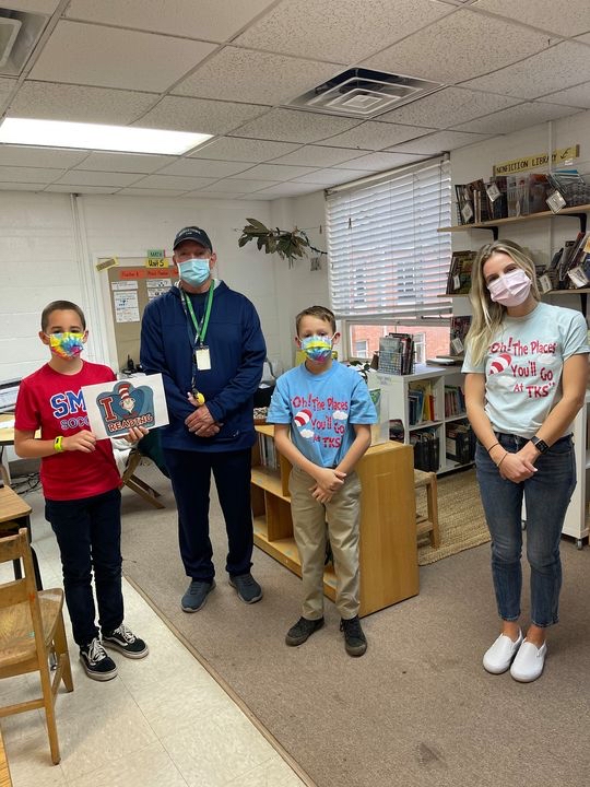 KesslerSchool's tweet photo. Celebrating National Read Across America Day &amp; Dr. Seuss’s birthday a day early today! Students and teachers are dressed in anything representing Dr. Seuss’s books and “Read Across the School” for 30 minutes to celebrate a nation of diverse readers! https://t.co/st4Bvi3ZU4