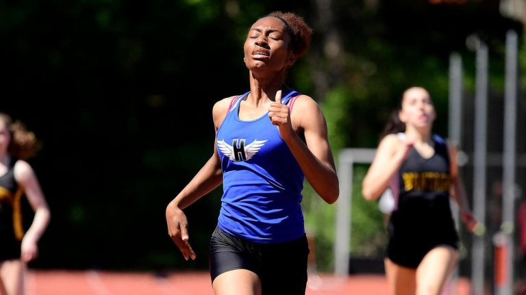 HempsteadTigers's tweet photo. Tomorrow, Senior Ms. Renee Newton (Class of 2021) will be signing a full athletic scholarship to Georgetown University worth more than $280,000!

Congratulations Renee on this incredible achievement! GO TIGERS!!! https://t.co/8s7Ou0H0VH