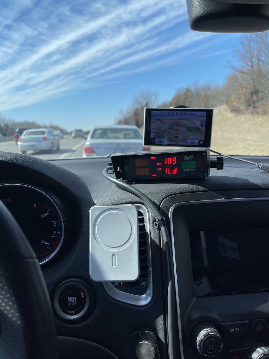 KHPEnEspanol's tweet photo. ¡Fin de semana occupado para Troopers! Algunas grandes velocidades y grandes multas. Otro conductor fue arrestado después de una persecución y se descubrió que estaba ebrio. @kshighwaypatrol https://t.co/bn3rWyYmq7