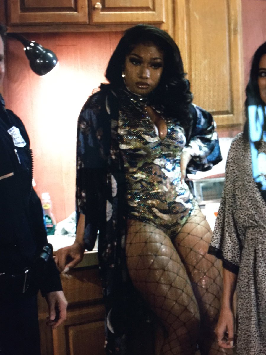 tiinasnow's tweet photo. look who i saw on Good Girls yesterday 😛😛😛 @theestallion https://t.co/t5hWjSXVER