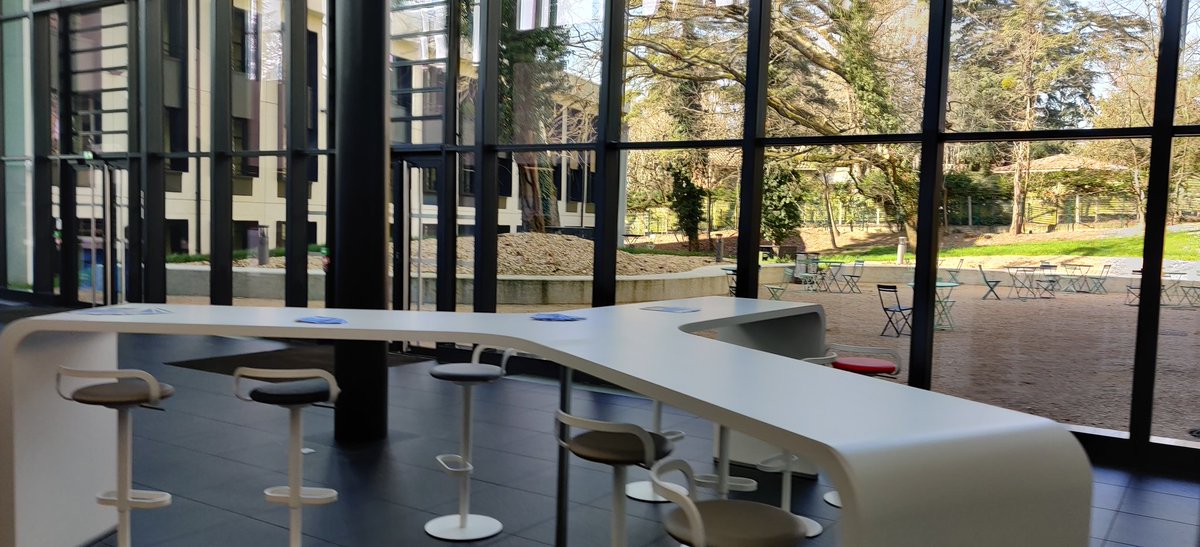 jeremy_jacquard's tweet photo. Avec @mldigitales69 nous avons visités le @CampusRegion 😉 leurs nouveaux locaux sont juste superbes ! https://t.co/f6ozOKPoLe