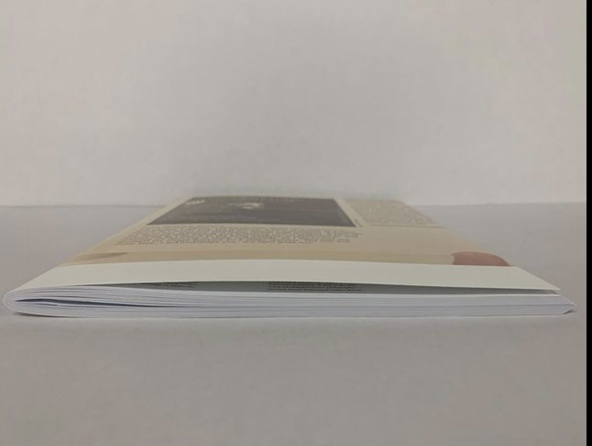 Geniet gebrocheerd met vissenbek effect. #brocheren #nieten #80pag