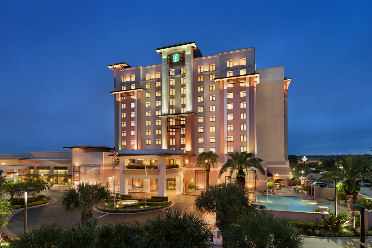 Considering a visit to Orlando? 

Embassy Suites Orlando Lake Buena Vista South is an All-Suites Hotel 3.5 miles from Walt Disney World® Perfect for  Family Vacations
.
.
#embassysuites #kissimmee #universalstudios #orlandovacation #nextvacation #disneyworld #visitkissimmee