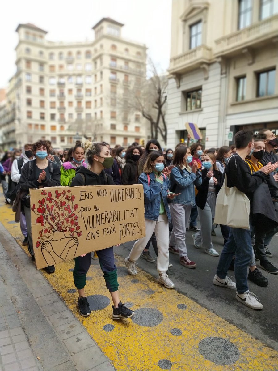 Abús Art tweet media