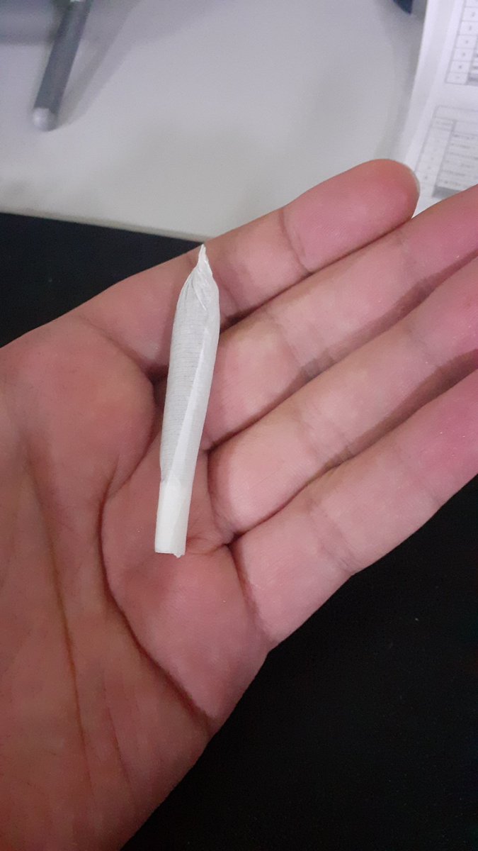 CanHenekci's tweet photo. Bu papci oyunu piskoloji mi bozdu artik sigarayı bile.mermi gibi sarar oldum :) https://t.co/Mhs0ljl61j