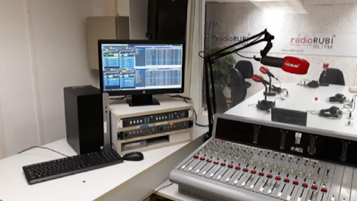 radiorubicat's tweet photo. Vols participar al Dictat Solidari i Coeducatiu d'enguany? Serà dimarts9⃣ de març i el podràs seguir en directe per mitjà de @radiorubi997fm 📻. Està organitzat per @CNLTiR, @AjRubi i el Pla Educatiu d'Entorn i l'emissora municipal. Més detalls 👇
https://t.co/9rEDfVgYFC https://t.co/Tz4xKbfqbb