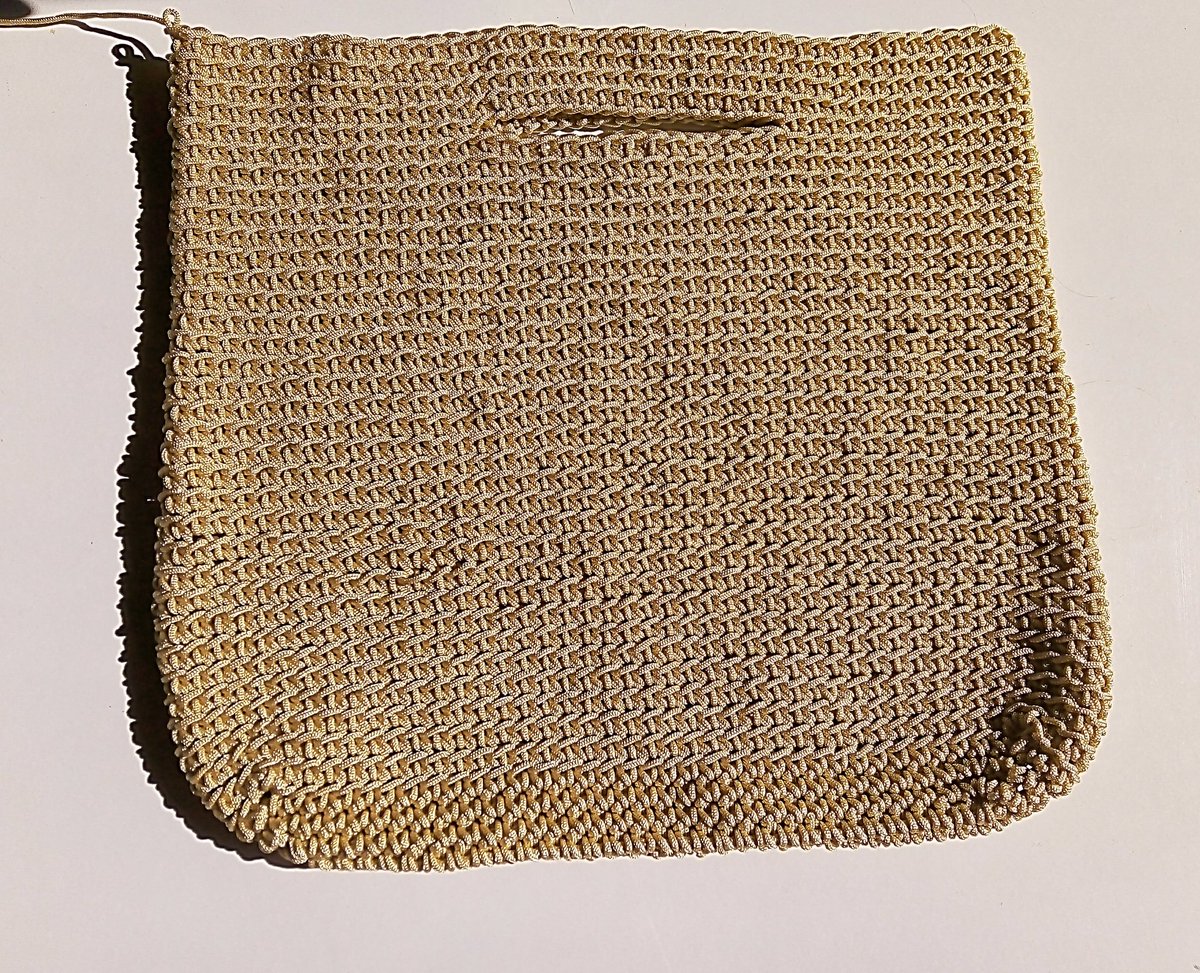 pettymagpie's tweet photo. #AllInOnePiece
#PETTYBAG
#LessIsMore
Cordino oro pallido.
Flat e particolare del punto.
Decorabile a tua scelta https://t.co/DYSNq2dcVU