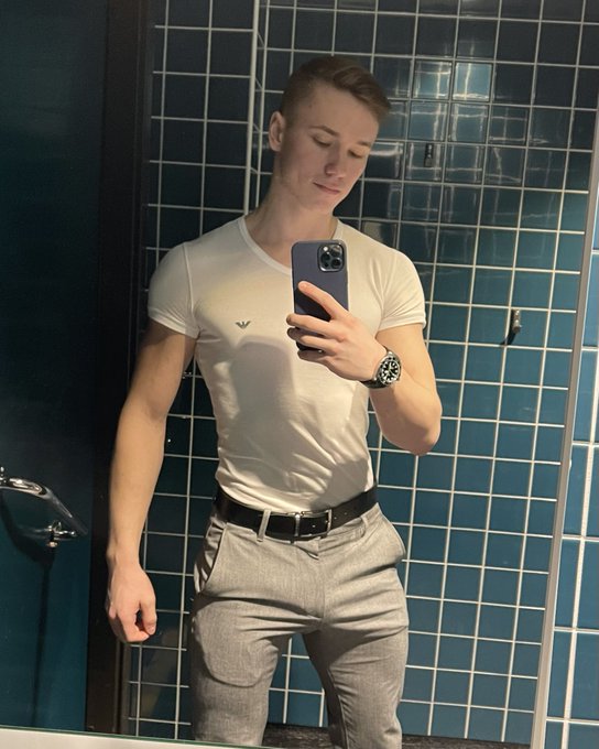 2 pic. Which one do you like the most???
-
Follow me on OF - BastianGate
-
#gay #onlyfans #beyourself