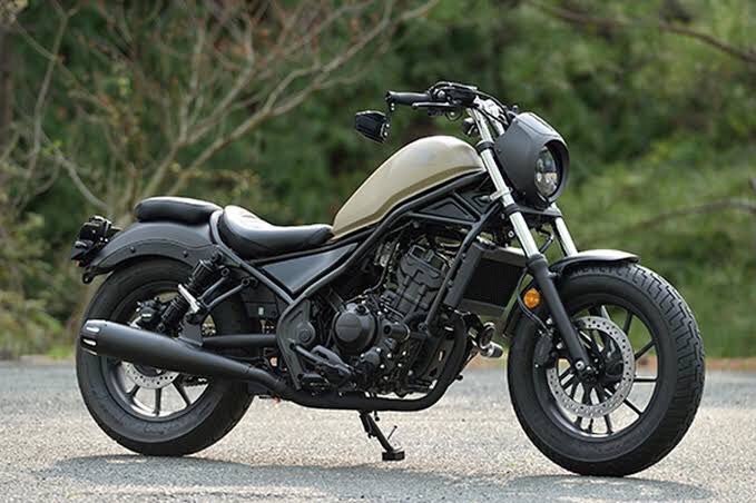 26歳ワイ
レブル250を買うために教習所に行く事を決意