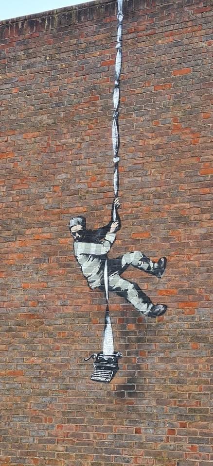 Is this #banksy on #HMPREADING OR  ARE PEOPLE JUST TALKING RUBBISH #reading #jail #banksy #art