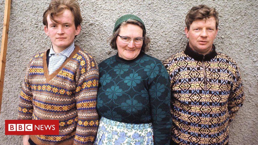 From a few years ago, but if (like us) you can't get enough of Fair Isle colourwork right now, this makes for a fun lunchtime perusal with dozens of gloriously intricate knits!
bbc.co.uk/news/uk-scotla…