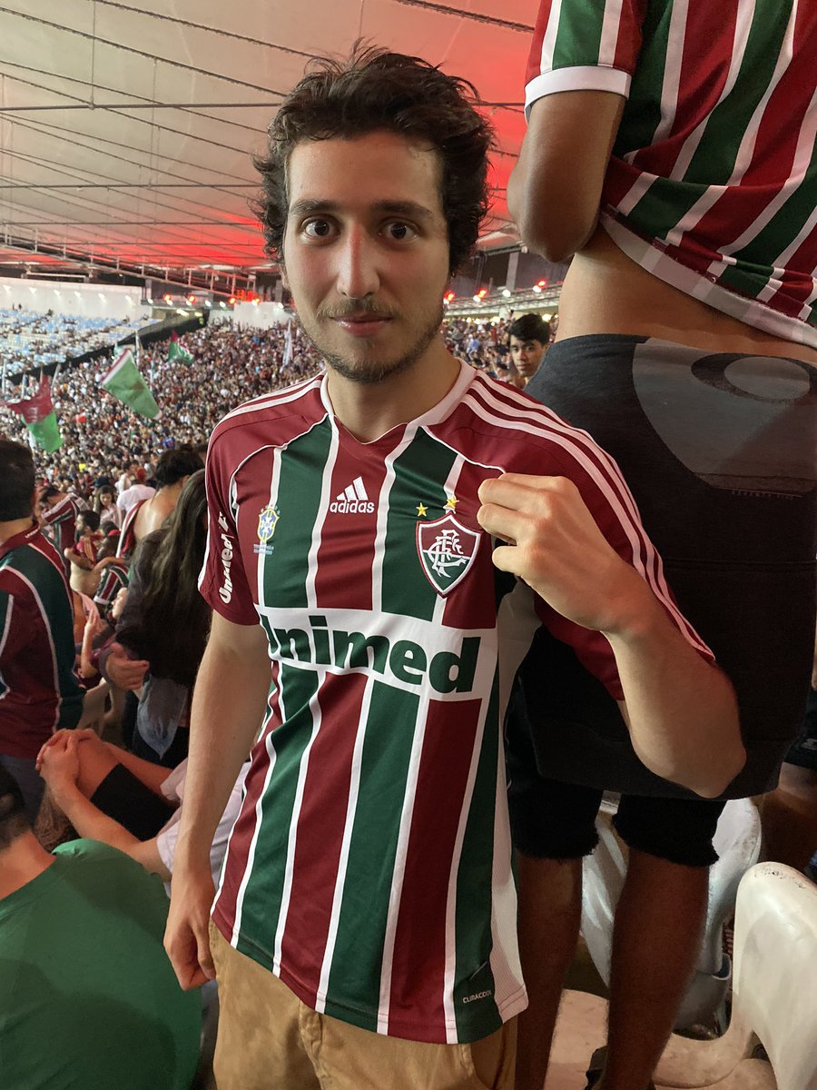 ThiagoSussekind's tweet photo. São 456 anos e eu amo esse lugar. 

🎶 Nós somos do Rio de Janeiro,
Cidade de praia e Carnaval... 🎶 

Se hoje não cogito morar definitivamente longe daqui, é porque quero me dedicar ao Rio. Os cariocas merecem mais.

Feliz aniversário, Cidade Maravilhosa! Nós vamos sair dessa. https://t.co/E4AqBuHU7N