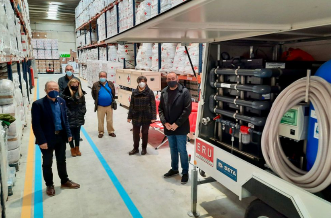 ccoocatalunya's tweet photo. Hem visitat el centre humanitari de @CreuRojaCAT on ens han lliurat la Distinció d'Honor de l'entitat en reconeixement a la col·laboracio ambel pla "Creu Roja RESPON" amb motiu de la pandèmia de la #COVID19 https://t.co/YUtH4isqxF