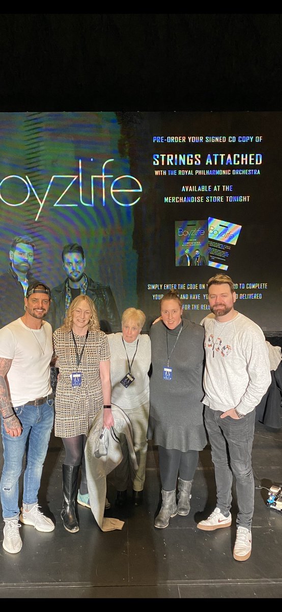 ClaireW59366002's tweet photo. 12 months ago, the morning after the #leapyearday night b4 & what a totally epicly awesome night it was 🥰memories I will treasure 4eva & I so can’t wait 2 do it all over again❤️until we meet again .... soon ❤️🕺🥰❤️🕺🥰 xx #LeapYear2020 #BoyzlifeTour2020 #StGeorgesHall https://t.co/jpwQYcJ4fS