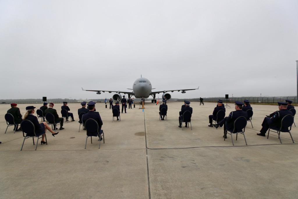 dennisluyt's tweet photo. Vandaag op @VlbEindhoven met oprichten Air Mobility Command (AMC) weer een mooie mijlpaal bereikt in ons pad van operationaliseren van onze visie ‘5thGenAF’. De @Kon_Luchtmacht blijft werken aan echt onderscheidende #AirPower voor de krijgsmacht en coalitie. C-AMC Jorrit: succes! https://t.co/0o6Q6d2MRq